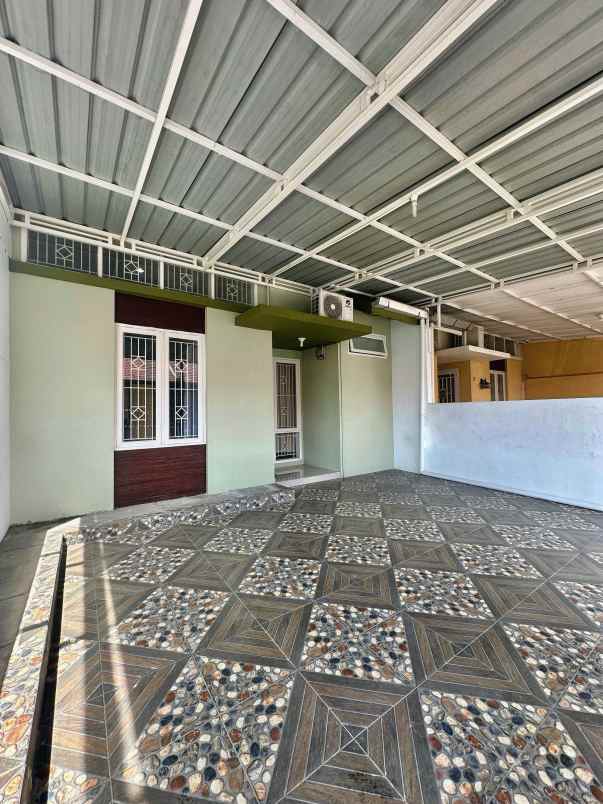 dijual cepat rumah luas modern medan johor