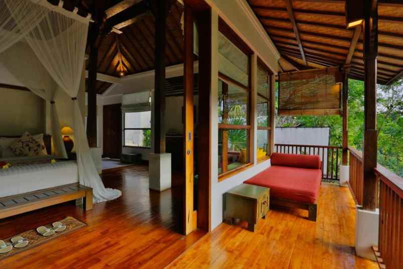 dijual hotel kenderan kec tengallalang
