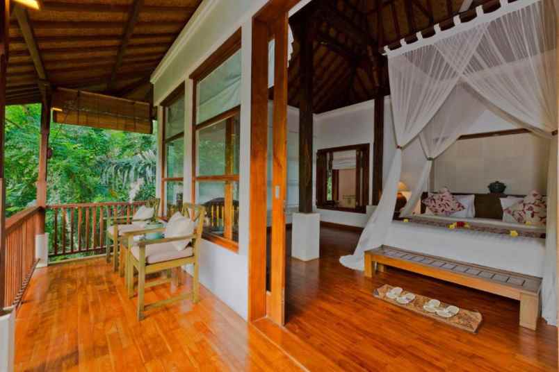dijual hotel kenderan kec tengallalang