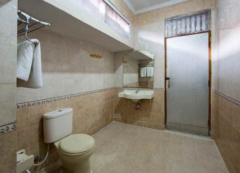 dijual hotel raya uluwatu