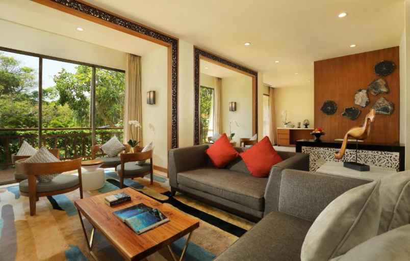 dijual hotel seminyak kec kuta kab