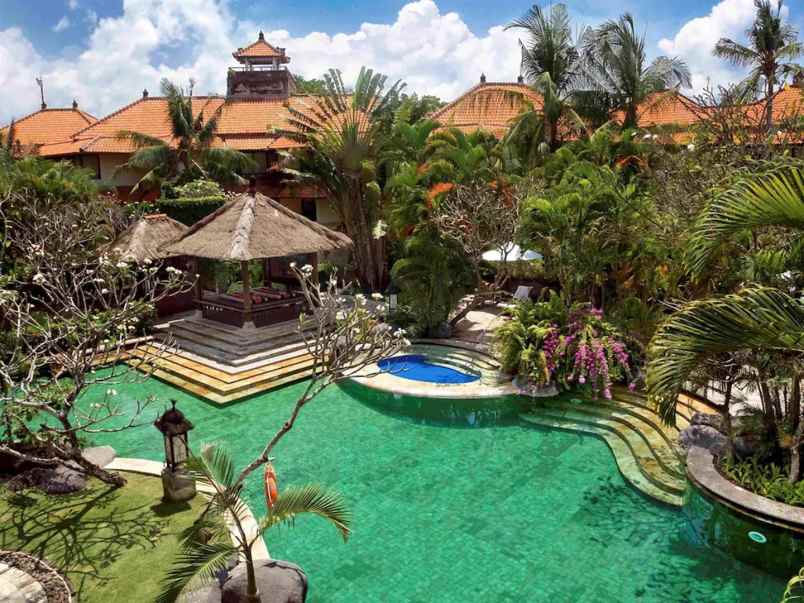 dijual hotel seminyak kec kuta kab