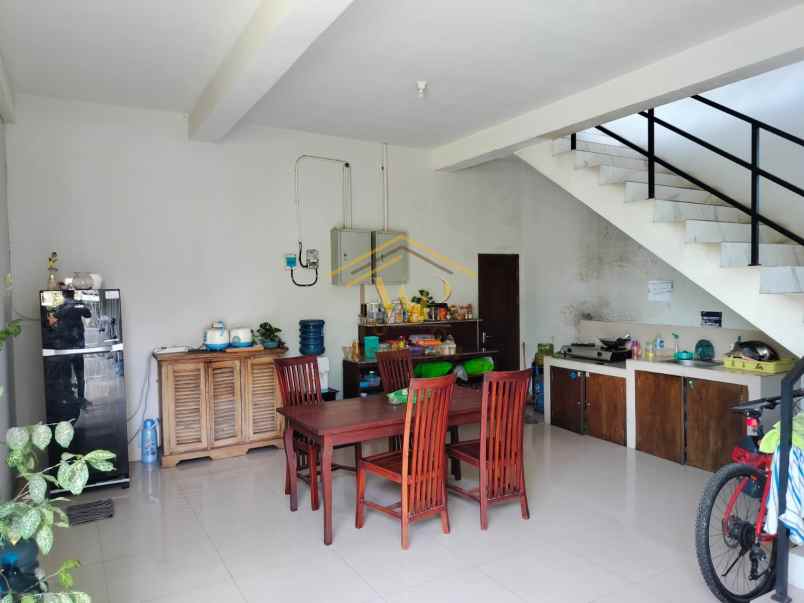 dijual kos 2 lantai dekat ugm parkiran bisa 15 mobil