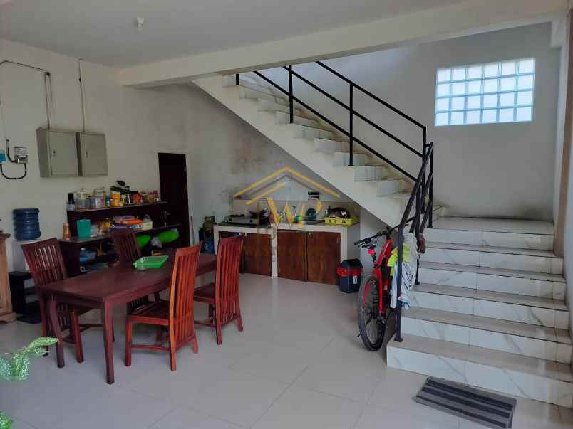 dijual kos 2 lantai dekat ugm parkiran bisa 15 mobil