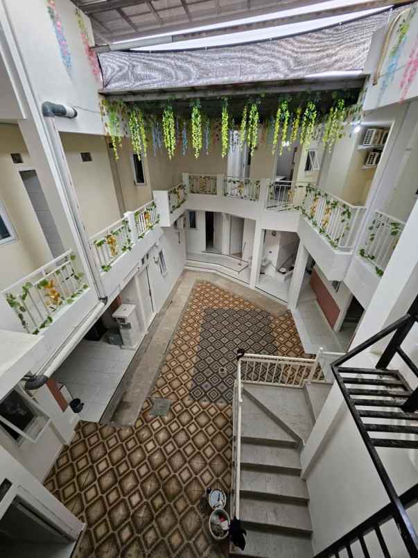 dijual kost jelupang