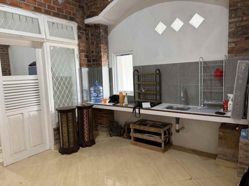 dijual kost jelupang bsd