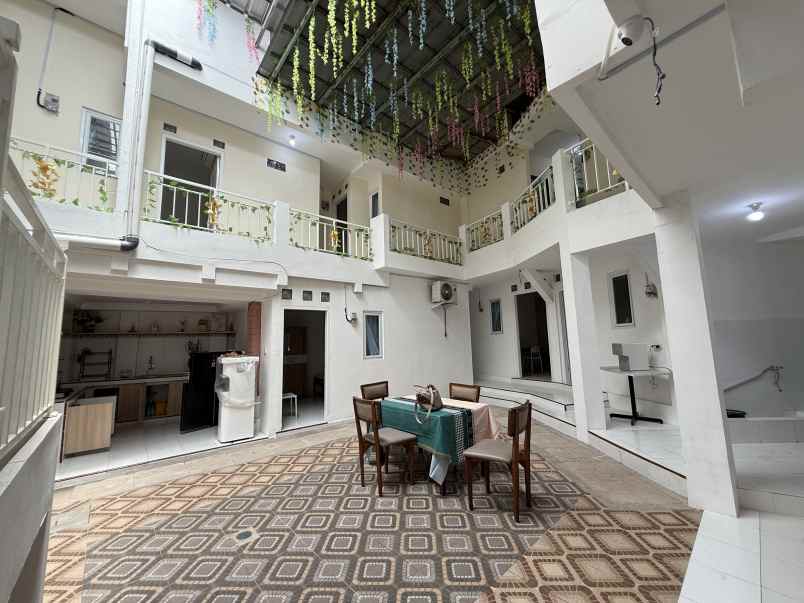 dijual kost jelupang bsd