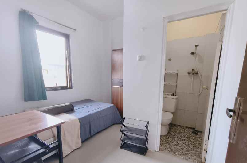 dijual kost tomang kec grogol