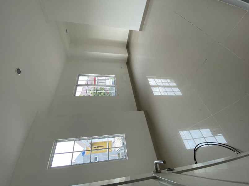 dijual ruko gudang kantor cluster malibu village