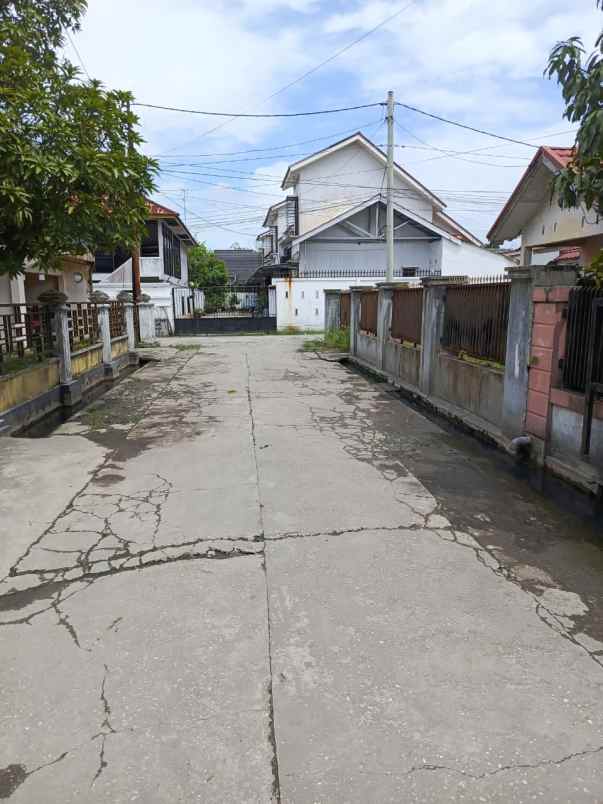 dijual rumah 2 lantai jl delima panam harga 425 juta