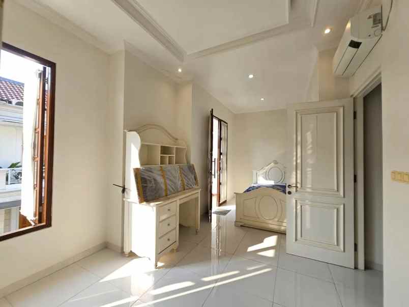 dijual rumah alamanda residence bambu