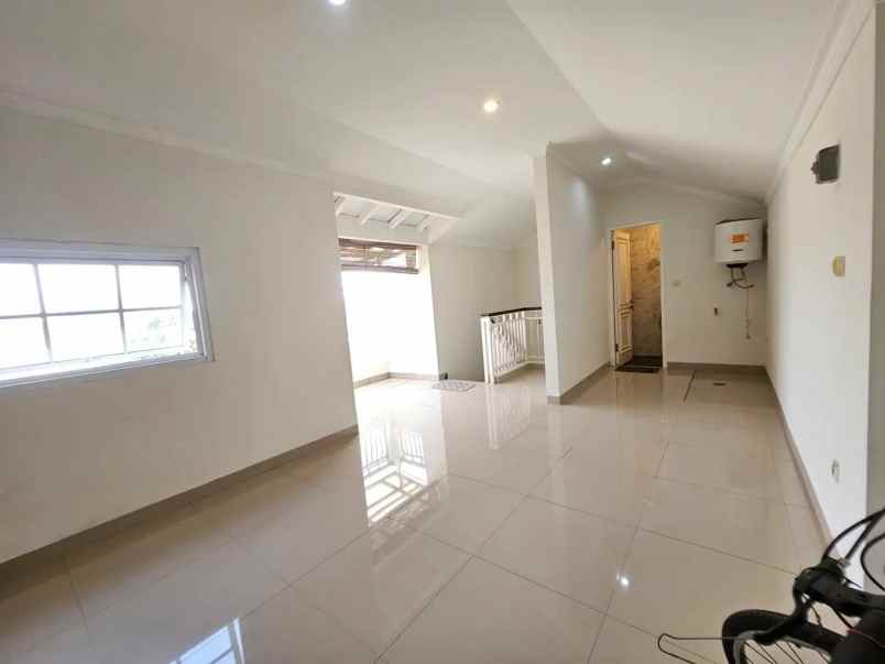 dijual rumah alamanda residence bambu