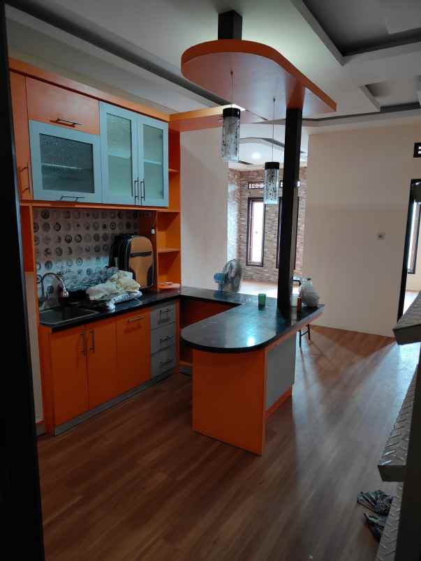 dijual rumah antapani babakan sari