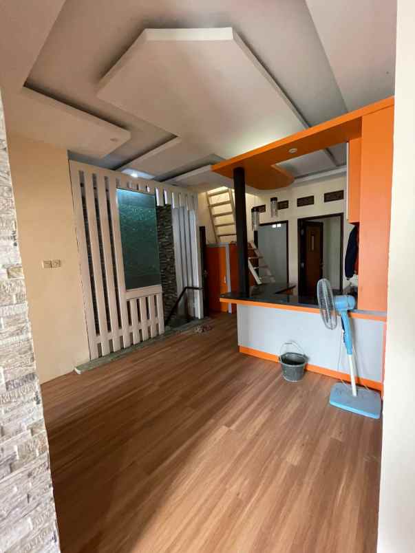 dijual rumah antapani babakan sari