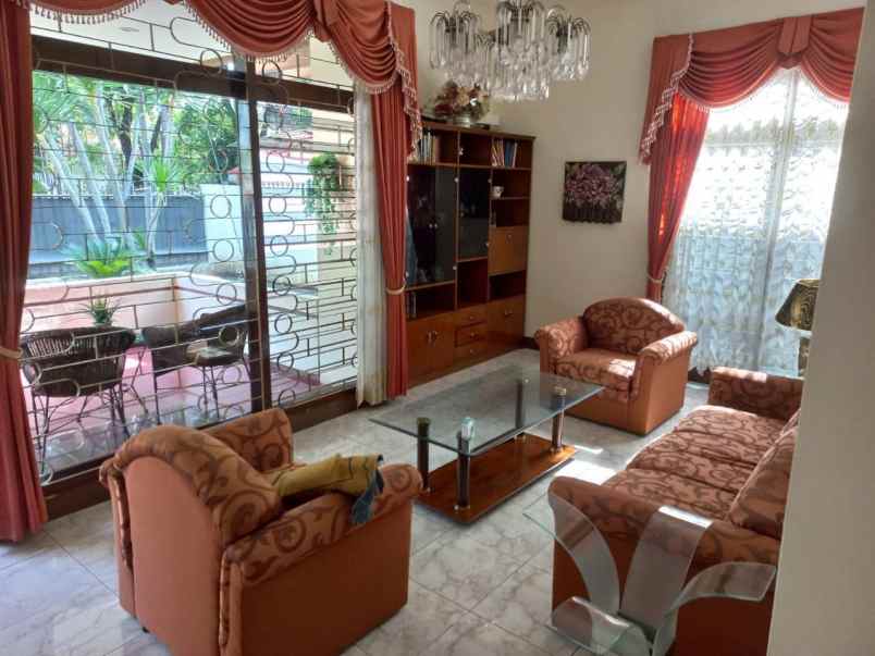 dijual rumah area gayung kebonsari surabaya