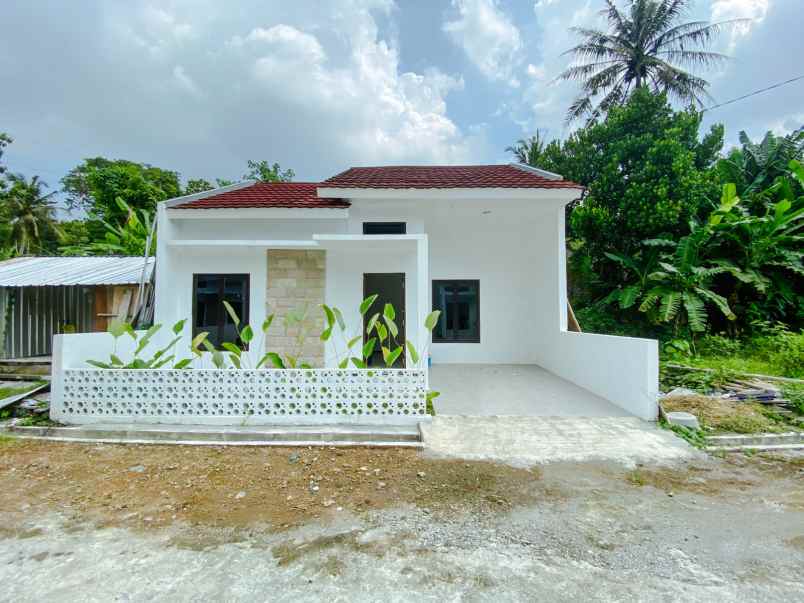 dijual rumah argomulyo kec sedayu