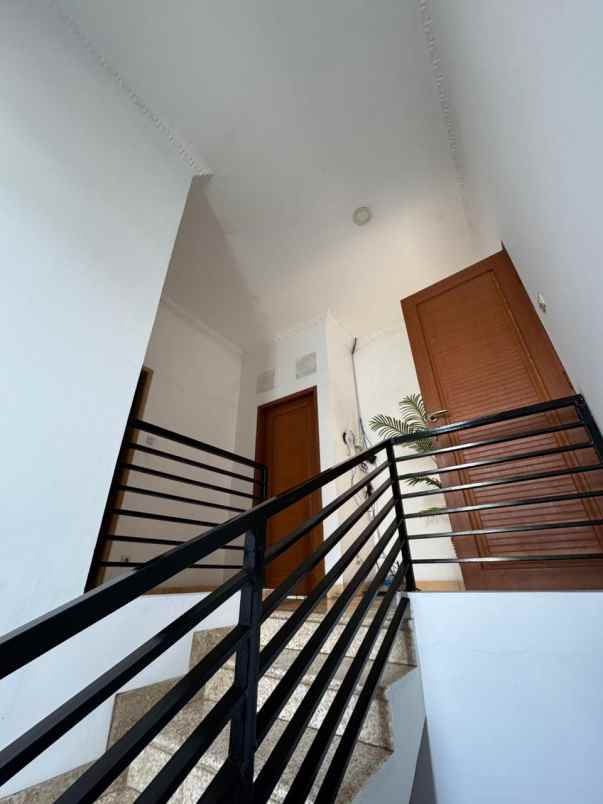 dijual rumah balekembang kramat djati