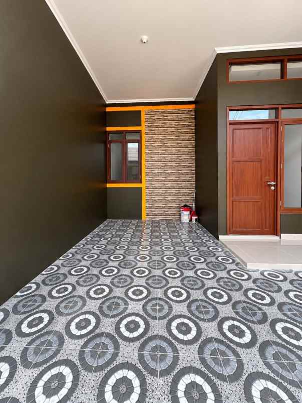 dijual rumah bambu apus