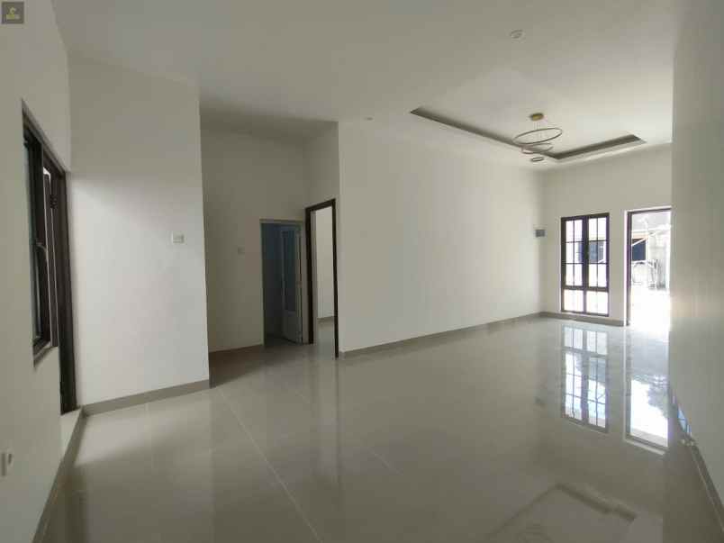 dijual rumah baru babakan setu