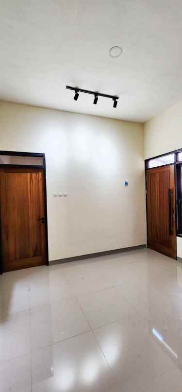 dijual rumah baru lokasi pandanlandung malang