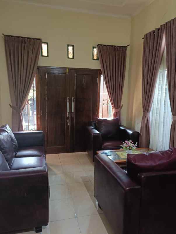 dijual rumah beji depok