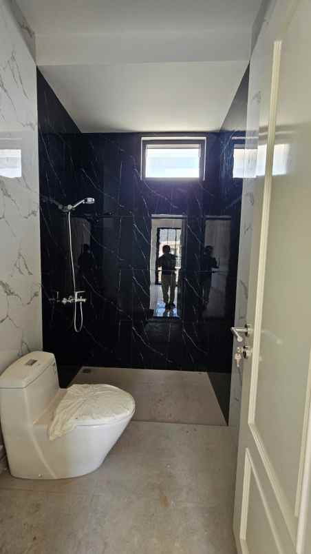 dijual rumah bintaro