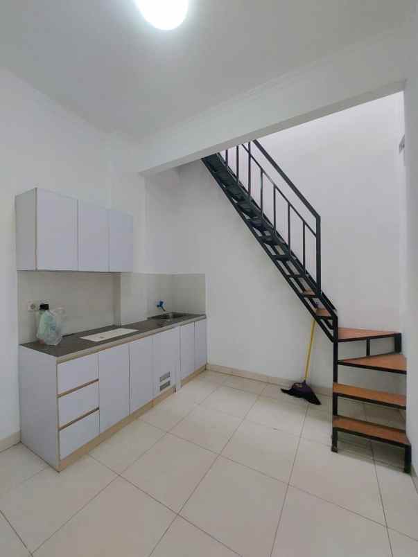 dijual rumah bintaro jaya sektor 5