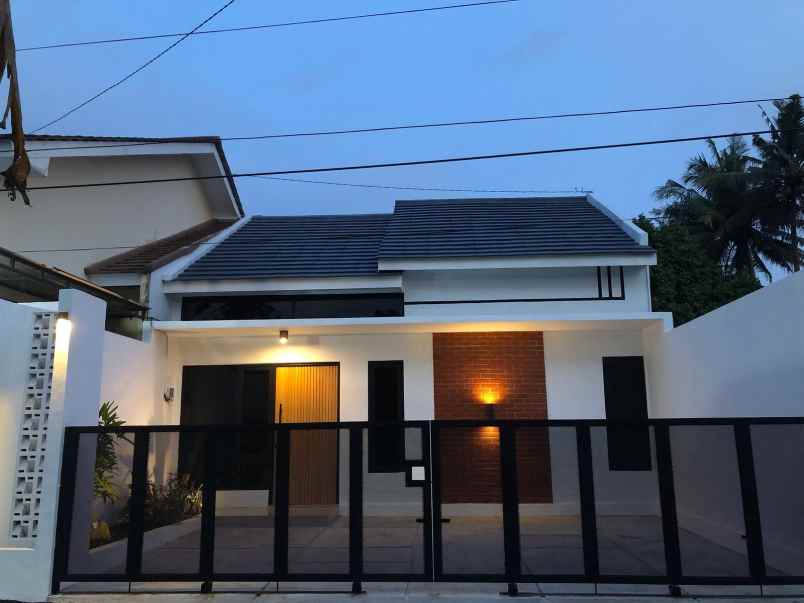 dijual rumah caturharjo