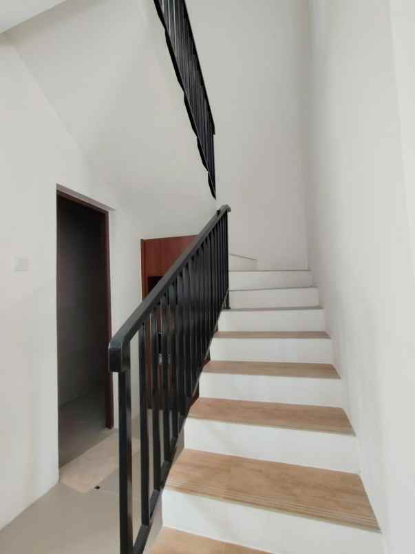 dijual rumah ciampaeun