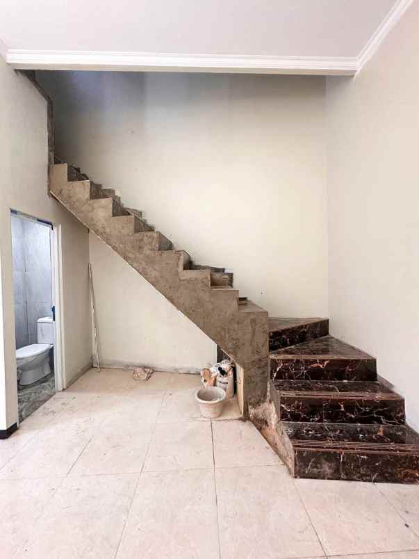 dijual rumah cijantung