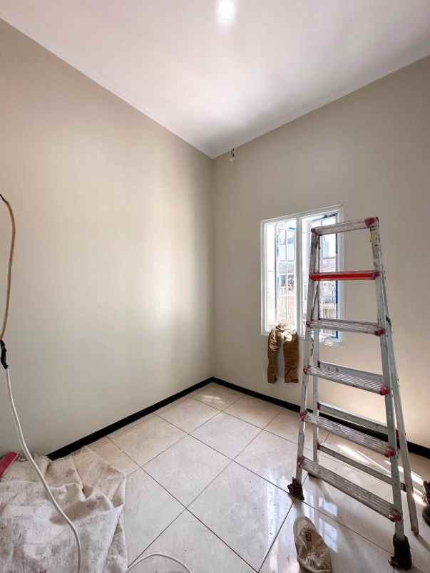 dijual rumah cijantung