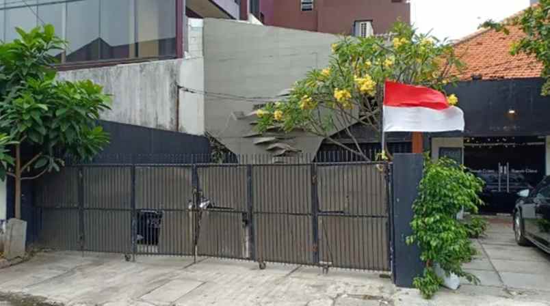 dijual rumah cikini