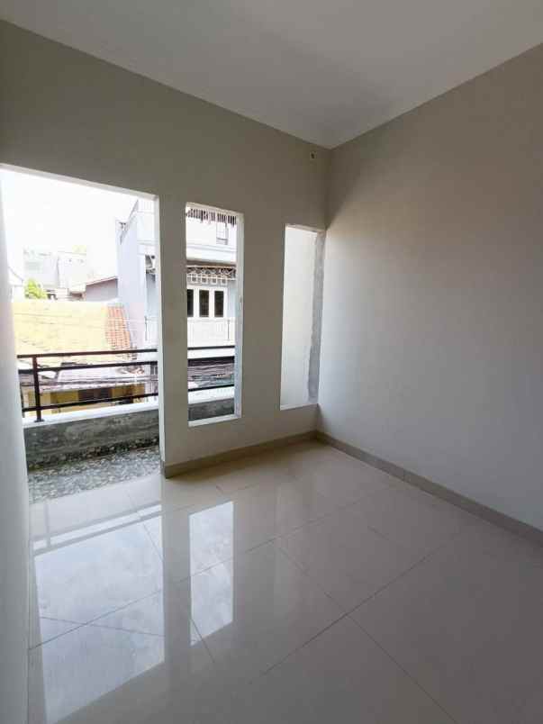 dijual rumah cilangkap