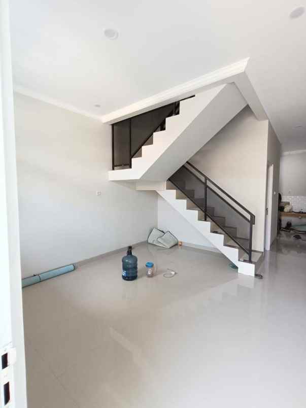 dijual rumah cilangkap