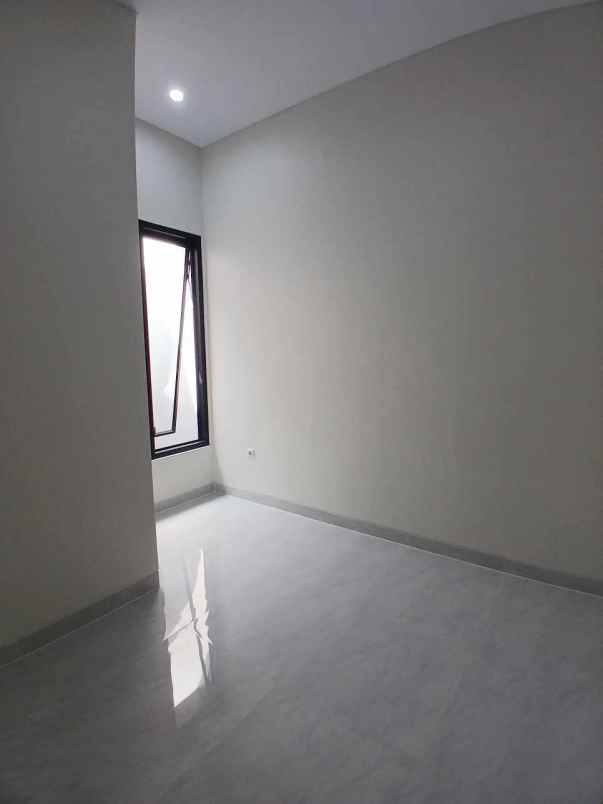 dijual rumah cipedak