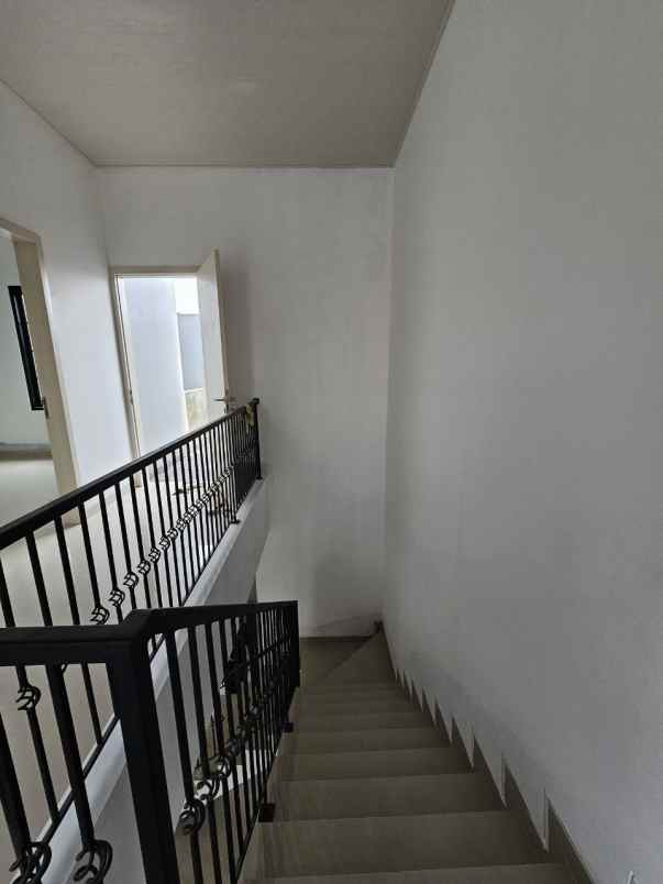 dijual rumah cipinang muara