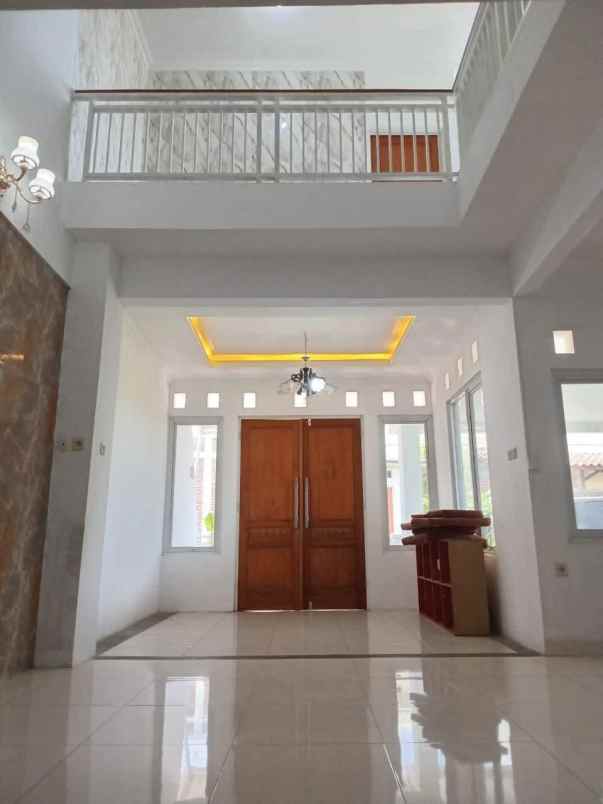 dijual rumah ciporeat