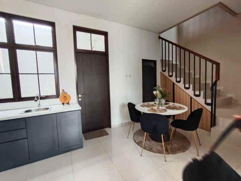 dijual rumah ciputat