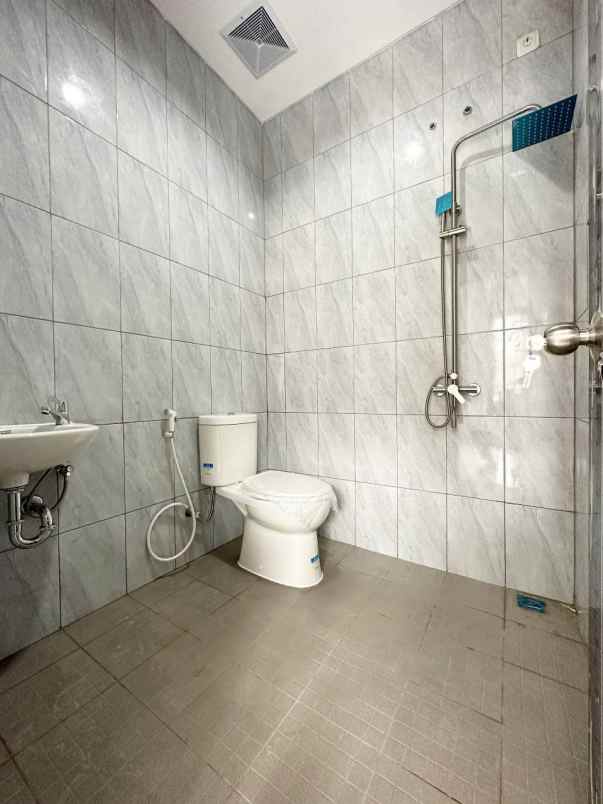 dijual rumah ciracas