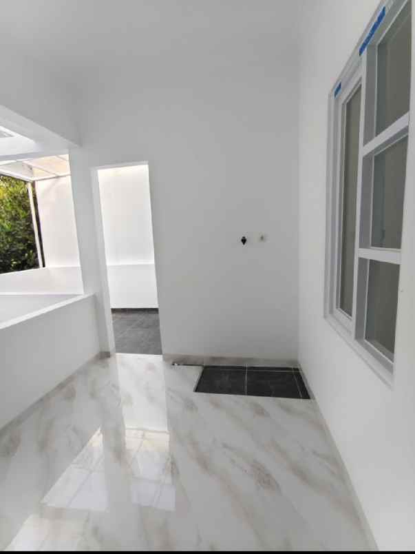 dijual rumah cisaranten