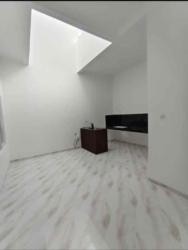 dijual rumah cisaranten