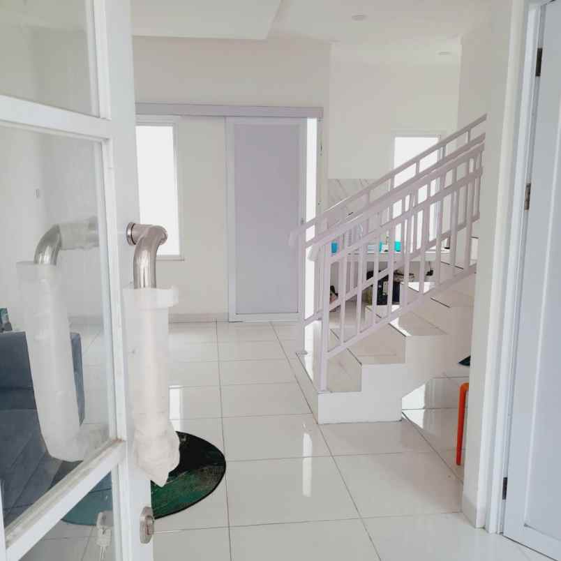 dijual rumah cluster di jl alamanda cilangkap jaktim