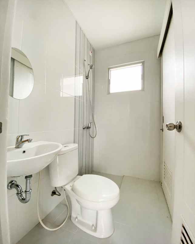 dijual rumah cluster malibu village