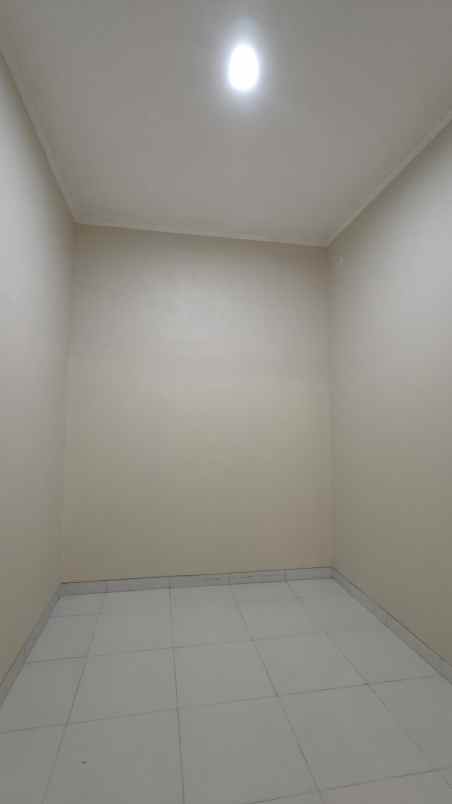 dijual rumah cluster manhattan mutiara