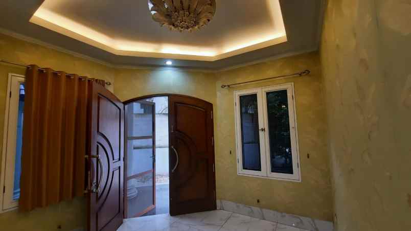 dijual rumah cluster palmyra lokasi alam sutera