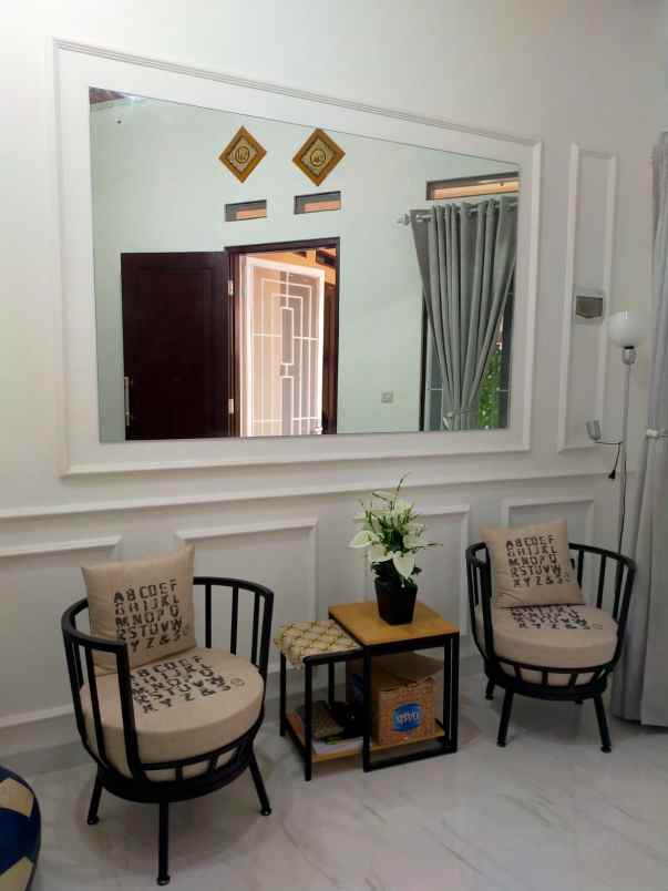 dijual rumah condet
