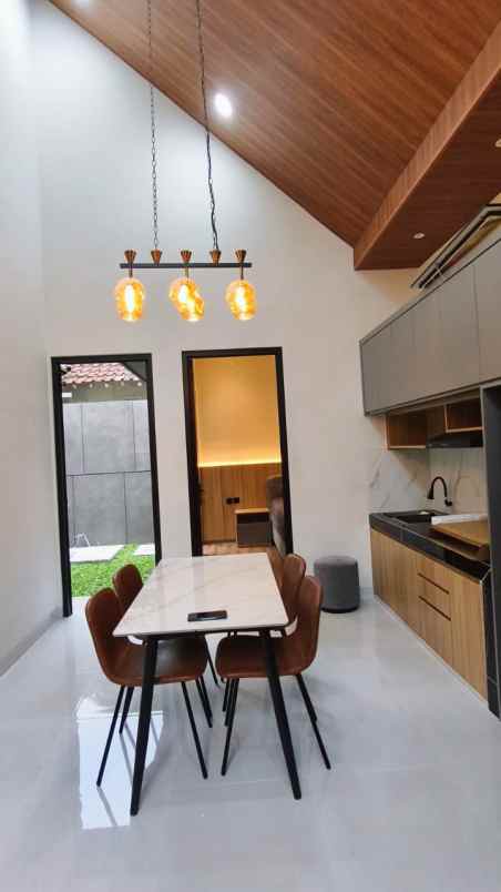 dijual rumah denokan