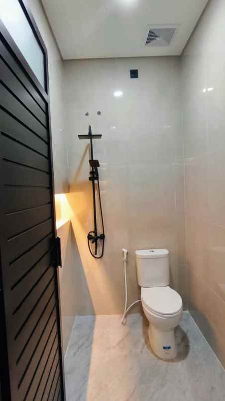 dijual rumah denokan