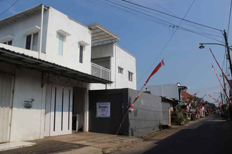 dijual rumah desa setail kec genteng