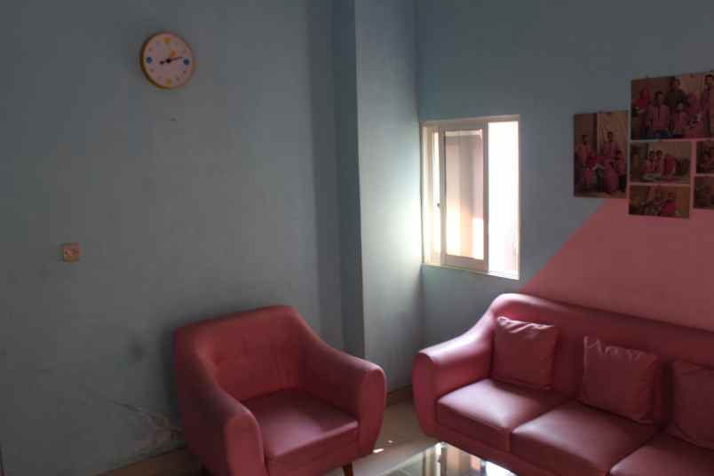 dijual rumah desa setail kec genteng